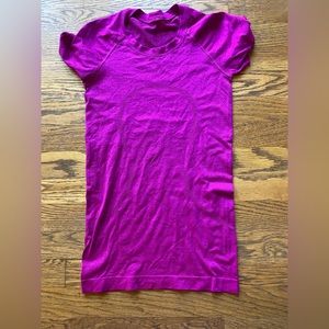 Lululemon magenta swiftly tech Size 2